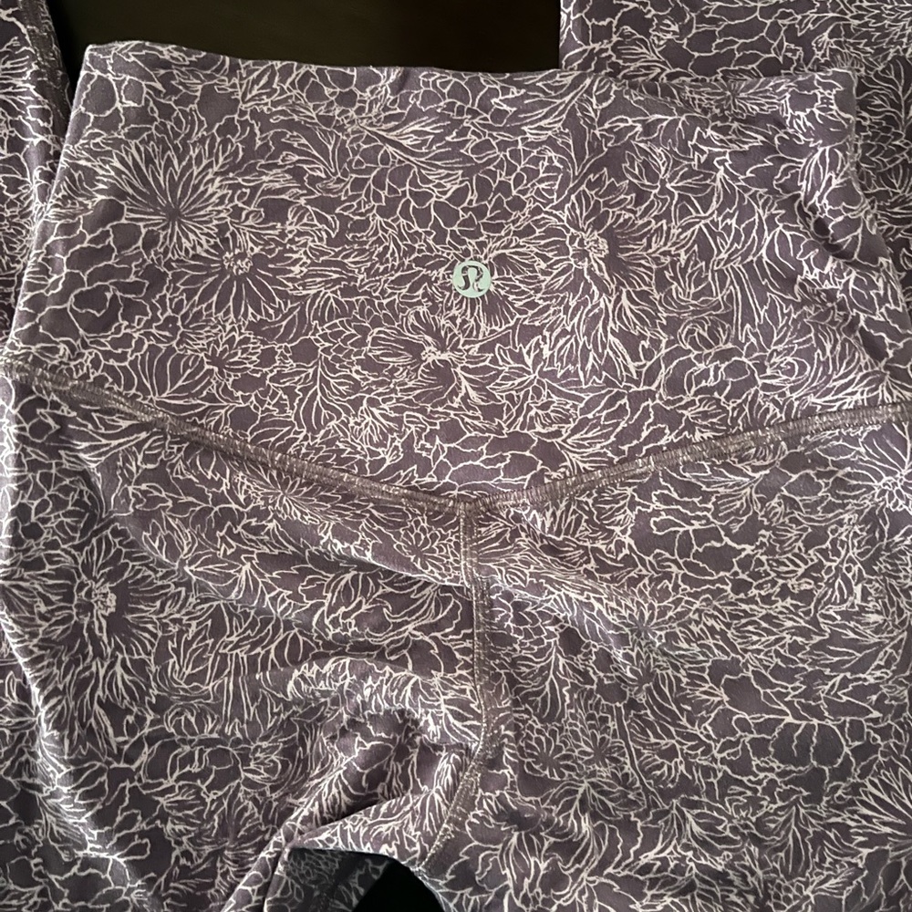 Lululemon size 4 align leggings 23”